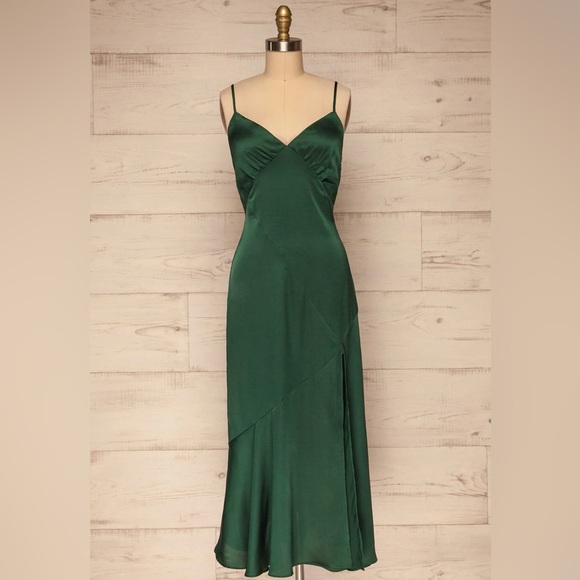 Dress Forum Emerald Green Dress, new with tags, never worn. - Picture 1 of 9